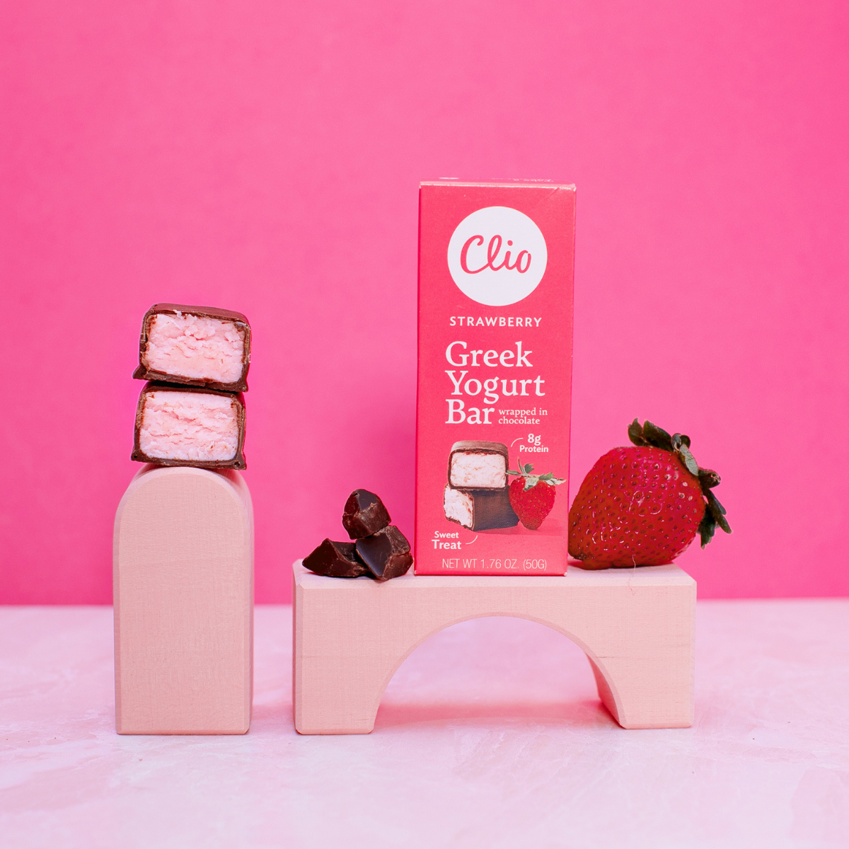 strawberry-greek-yogurt-bar-10-bar-count-clio-snacks